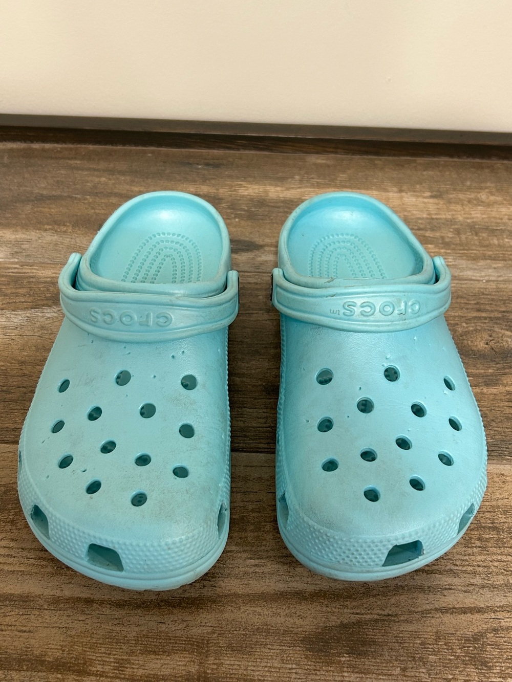CROCS Aqua Blue clog slides shoes. Men’s 7 womens 8. Note surface marks